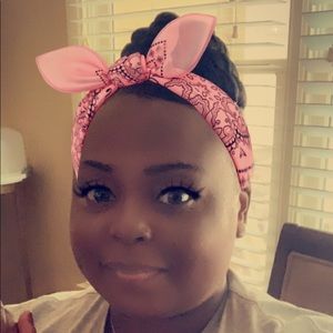 Meet your Posher, Dee